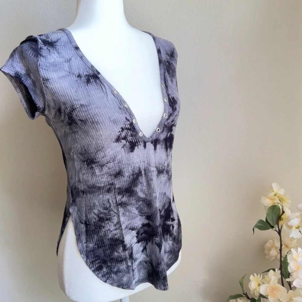 RINGOSTONE Short sleeve deep v-neck tee in softest cotton modal spandex shirt. S - Picture 3 of 7